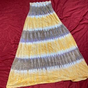 Long tie dye skirt !